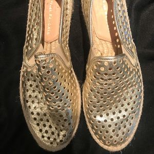 Super cute metallic espadrilles! VERY gently worn